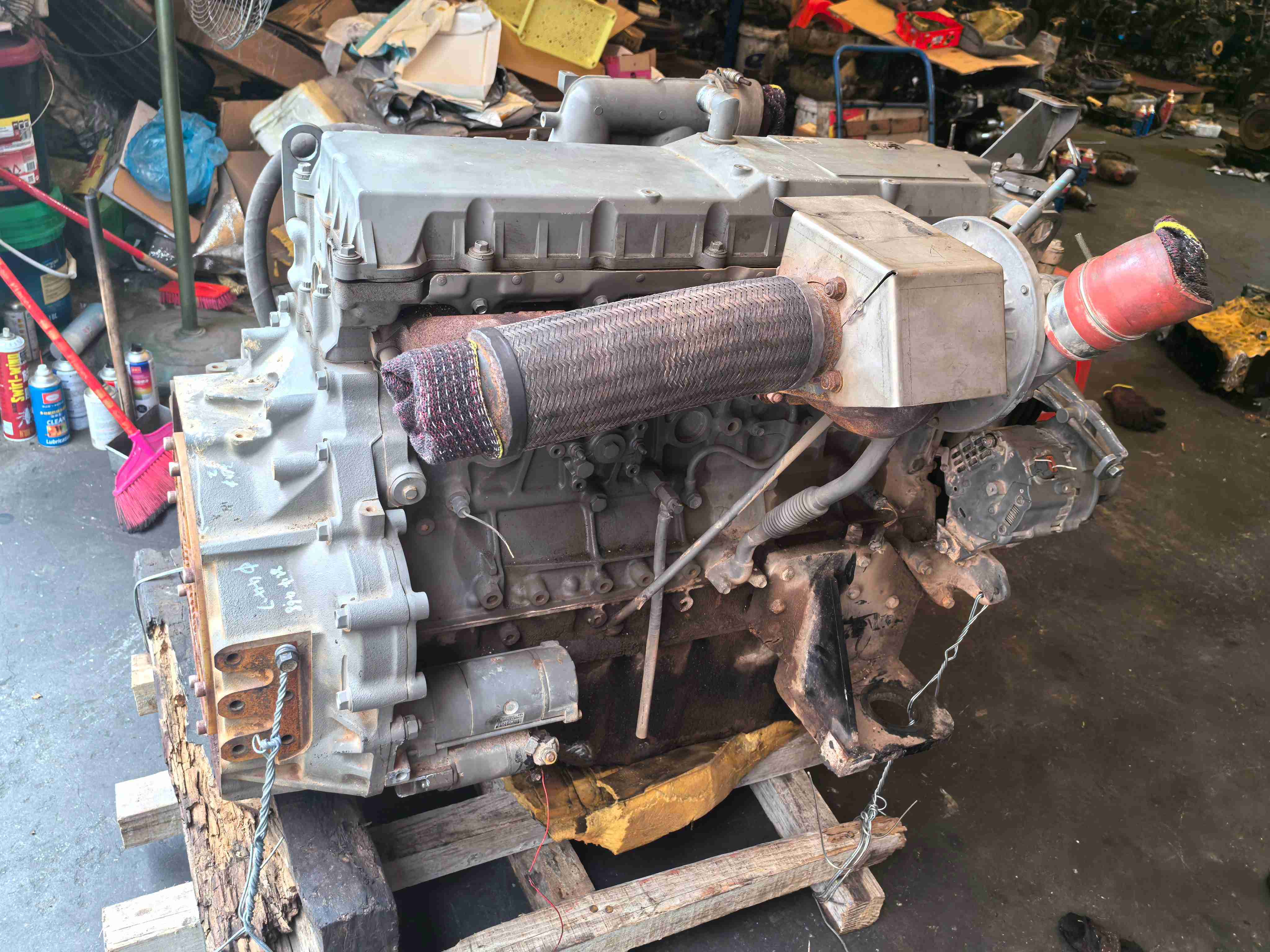 Hitachi 300 excavator Isuzu 6HK1T engine, direct injection