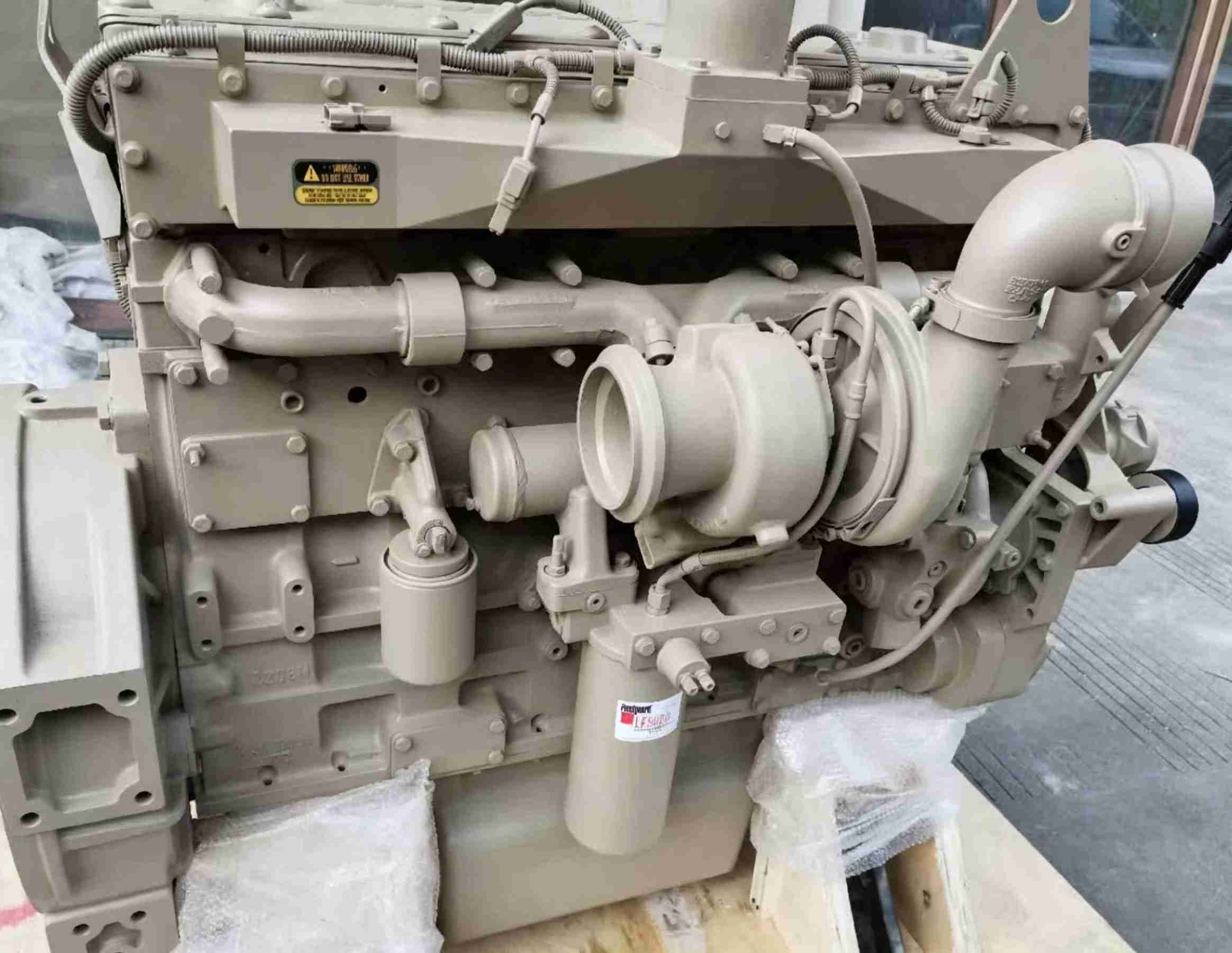 New ISM11 and QSM11 engine assemblies for modern excavators, air compressor units, and rotary drilling rig diesel engines.