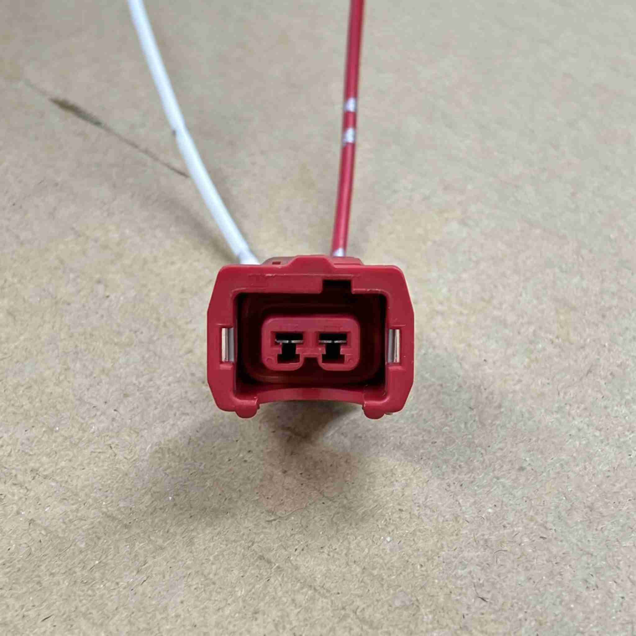 Compatible with Doosan, Daewoo, and Hyundai R60 80150 215 225-7 excavators: Water temperature sensor wiring harness plug-in